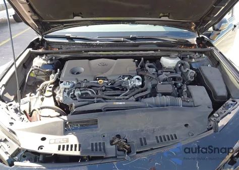 2025 Toyota Camry Le z USA, uszkodzony, nr VIN 4T1DAACK2SU037740